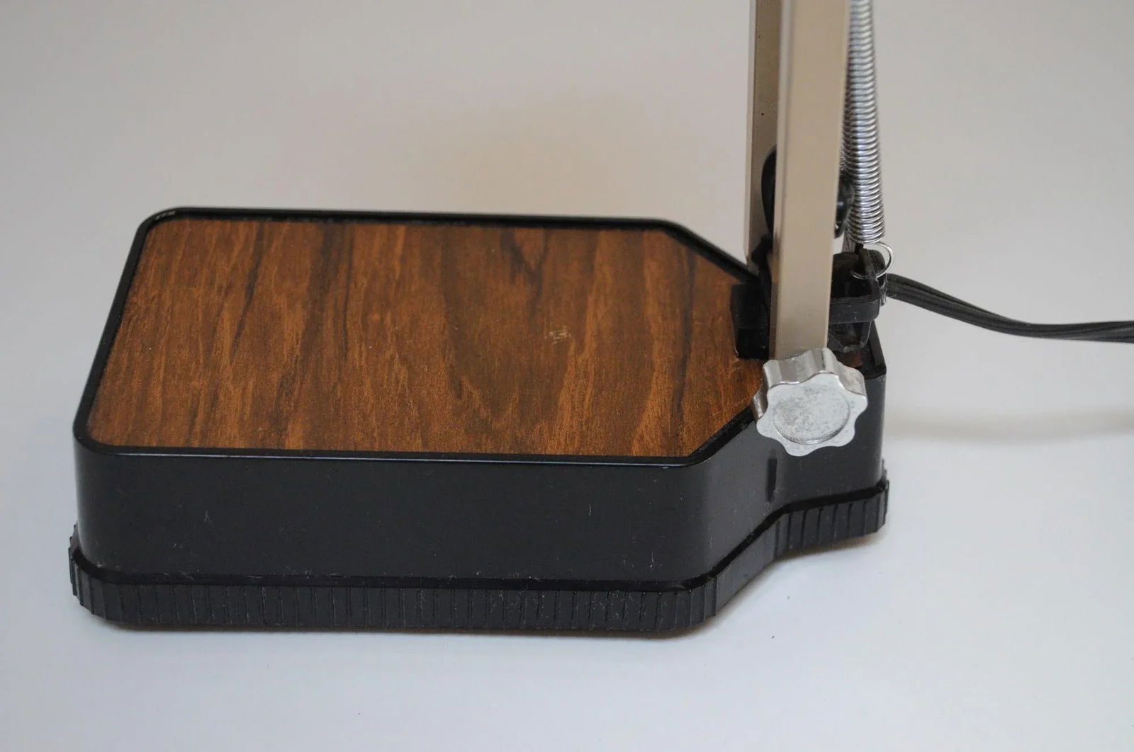 Vintage American Modern Adjustable Spring-Loaded Task / Table Lamp by Electrix - 12