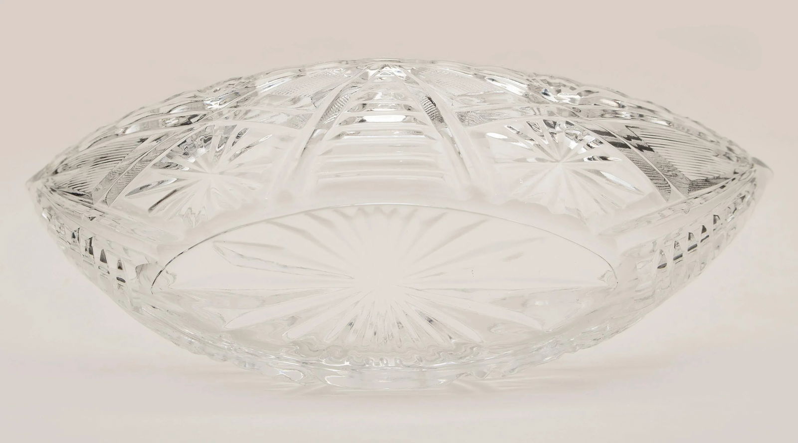Circa 1960s European Diamond Cut Crystal Serving Bowl - 10