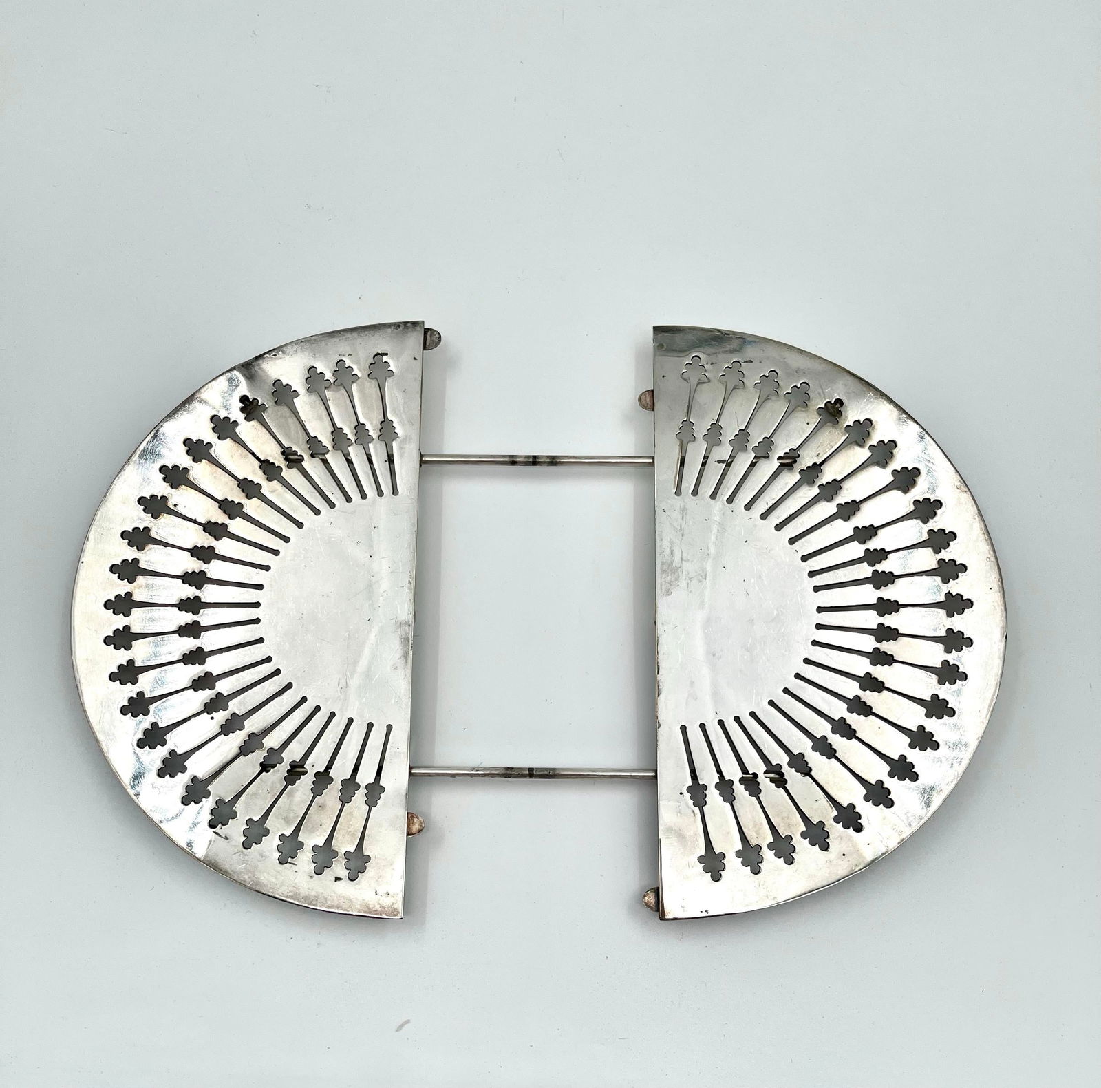 Antique Barbour Silver Co. Silverplate Expanding Pierced Oval Trivet - 2