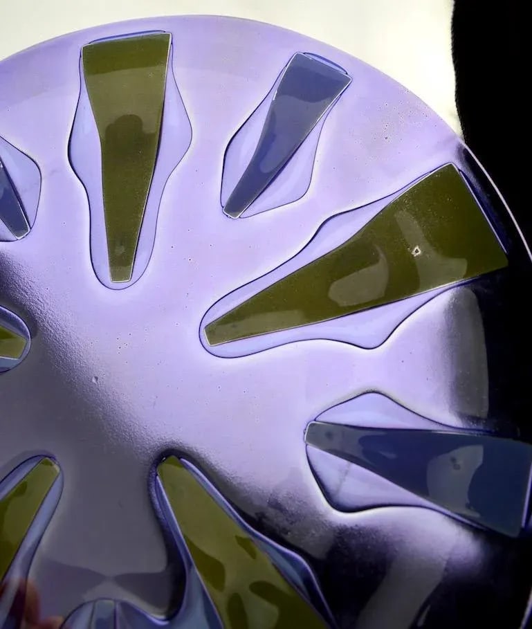 Modernist Glass Plate by Higgins - 8