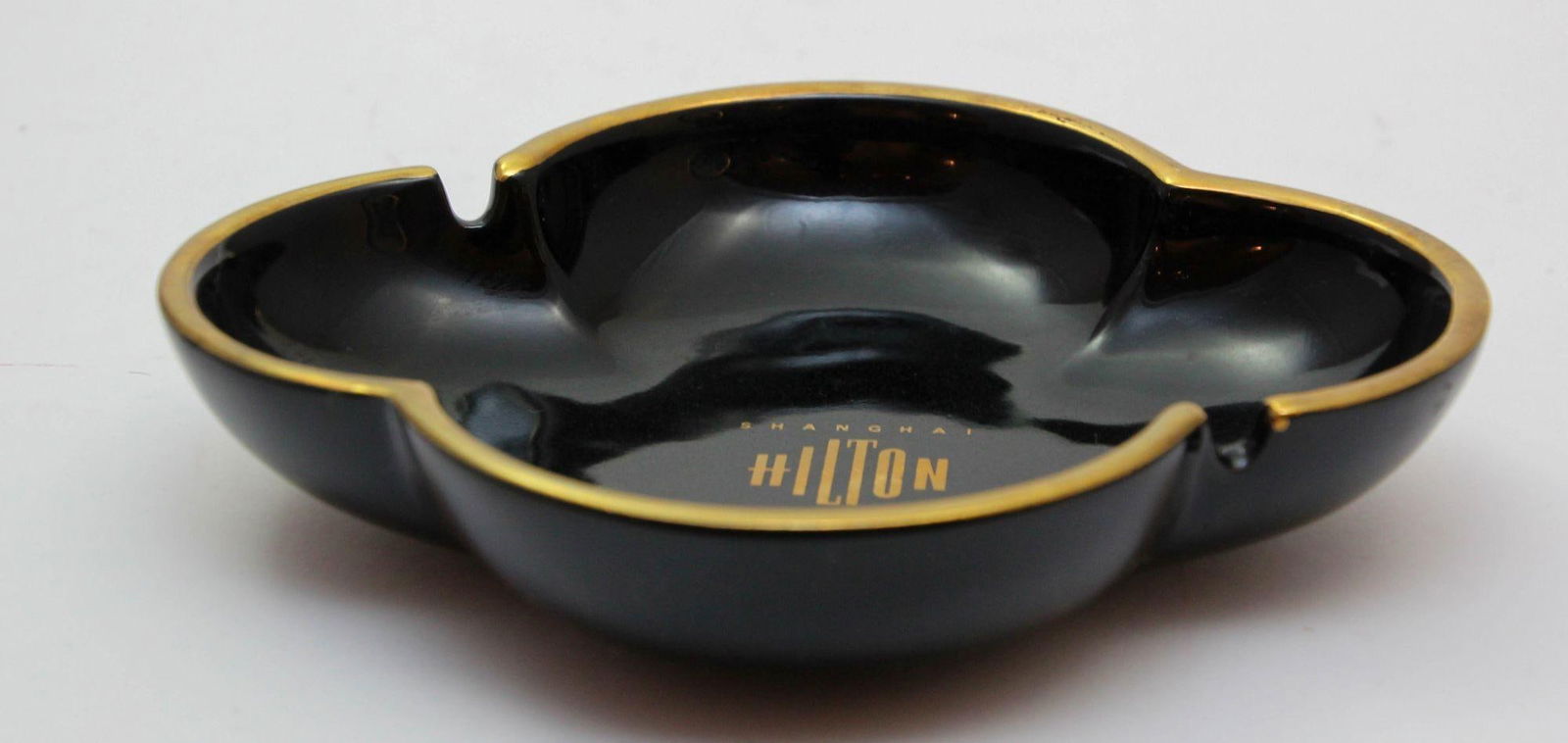 Collectible Shanghai Hilton Porcelain Cigar Ashtray Dish 1980s - 3