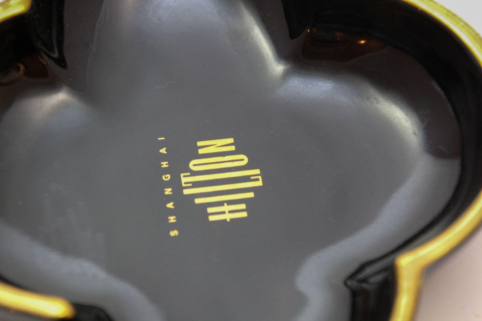 Collectible Shanghai Hilton Porcelain Cigar Ashtray Dish 1980s - 6