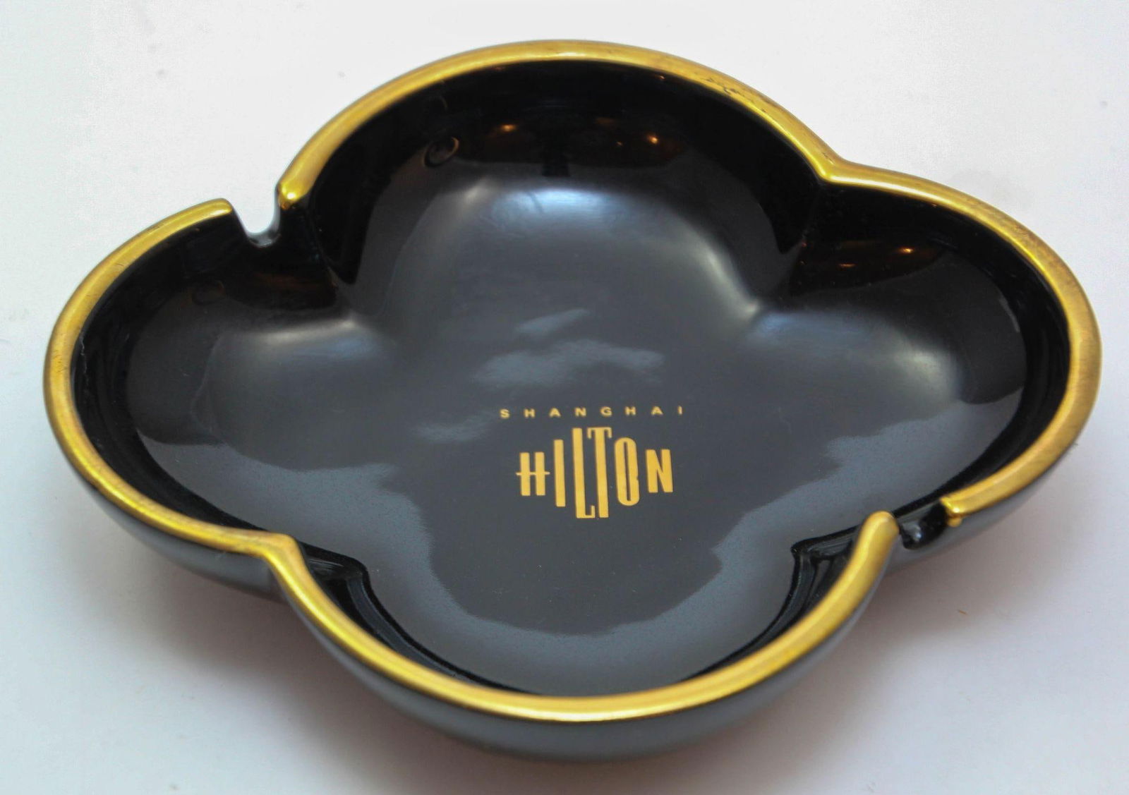 Collectible Shanghai Hilton Porcelain Cigar Ashtray Dish 1980s - 8