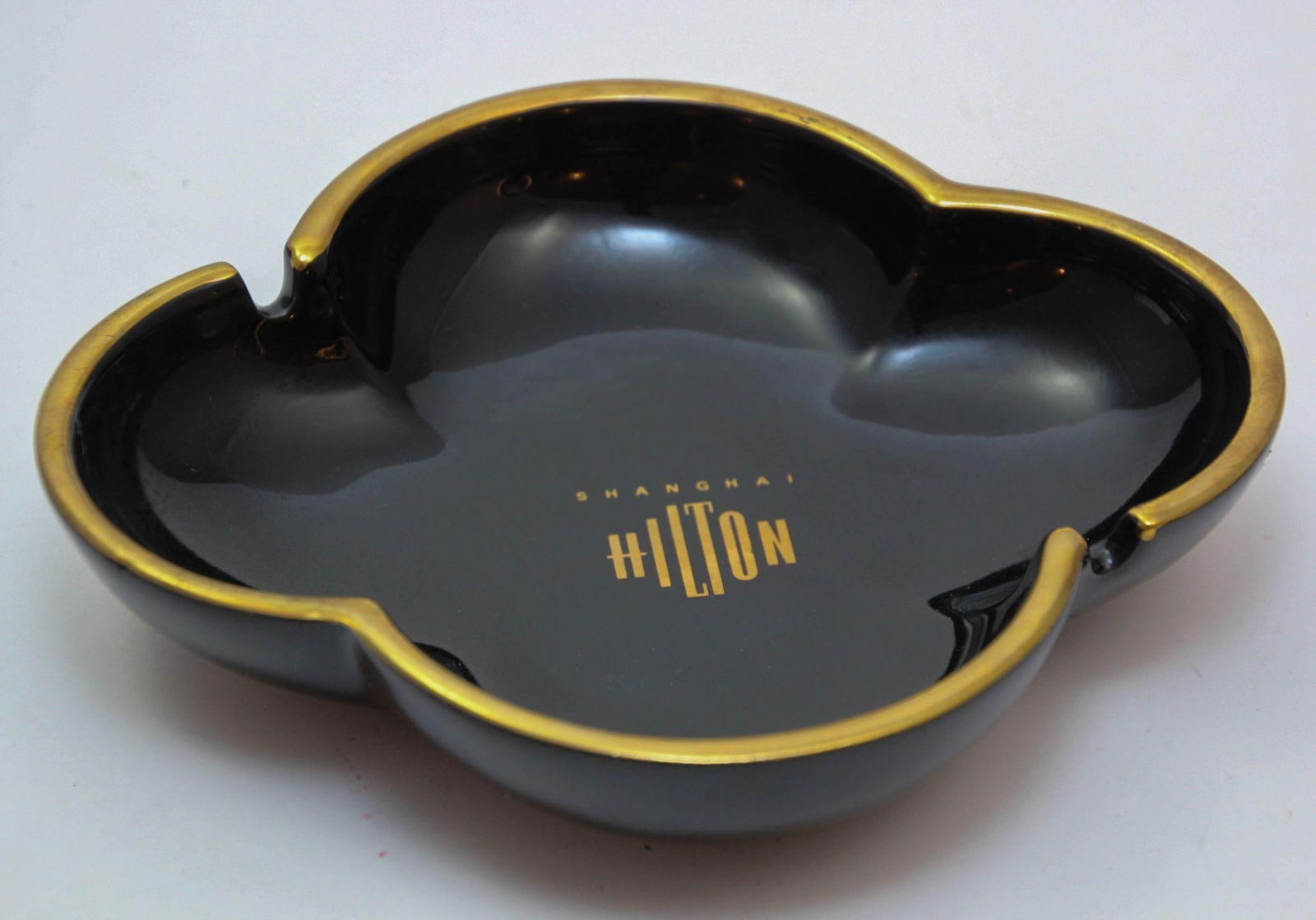 Collectible Shanghai Hilton Porcelain Cigar Ashtray Dish 1980s - 9