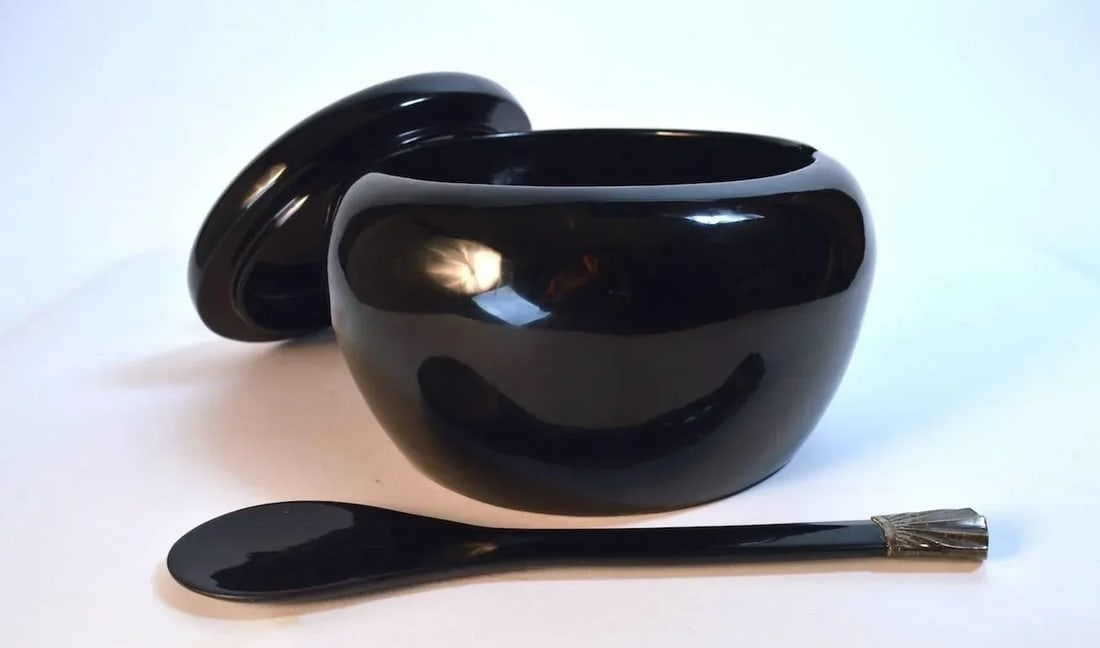 Lacquered Serving Bowl With Bird Finial - 5