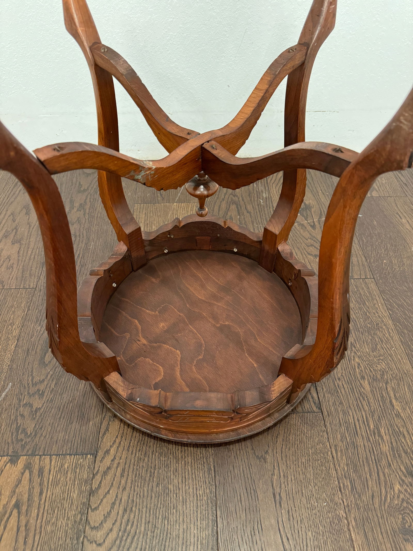 1940s Vintage Country French Carved Side Table - 9