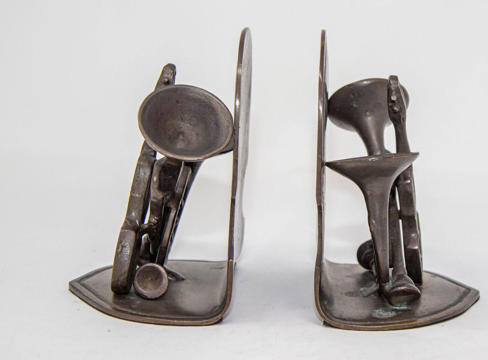 Musical Violin and Horn Sculpture Cast Metal Bookends Vintage Circa 1950's - 4