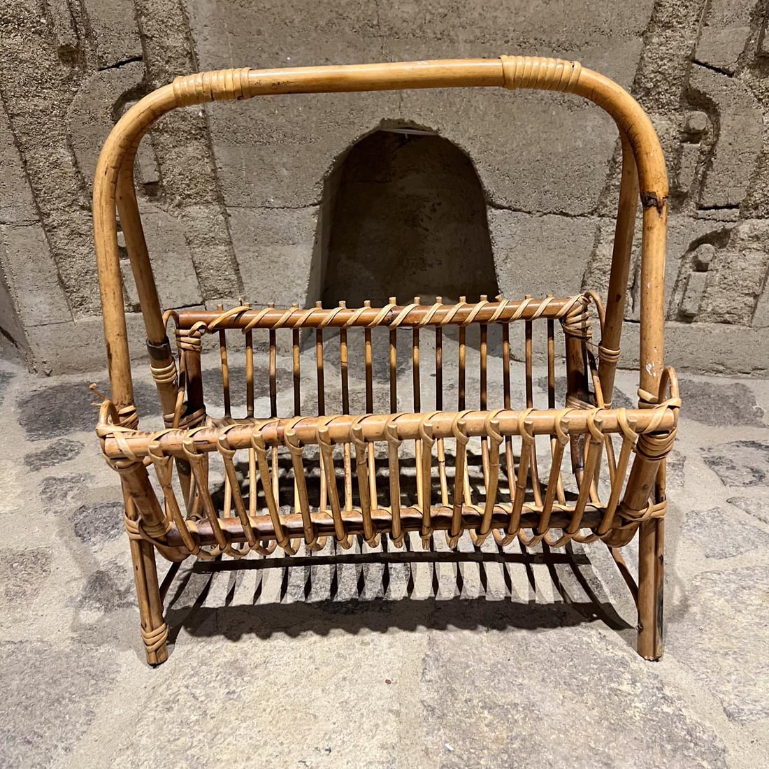 1950s Fabulous Wicker Rattan Magazine Rack Style Franco Albini - 3