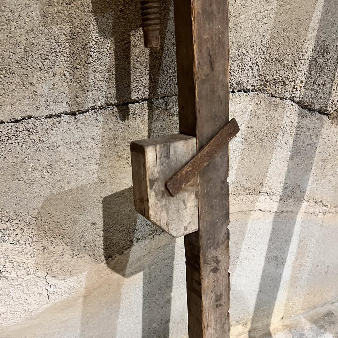 1940s Antique Wood Clamps Rustic Carpentry Tool - 6