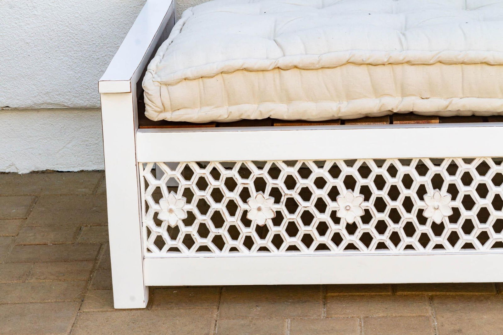 Moorish Floral Pearl Daybed Sofa - 5