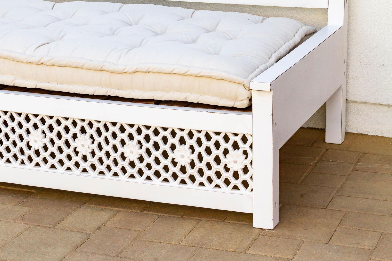 Moorish Floral Pearl Daybed Sofa - 6