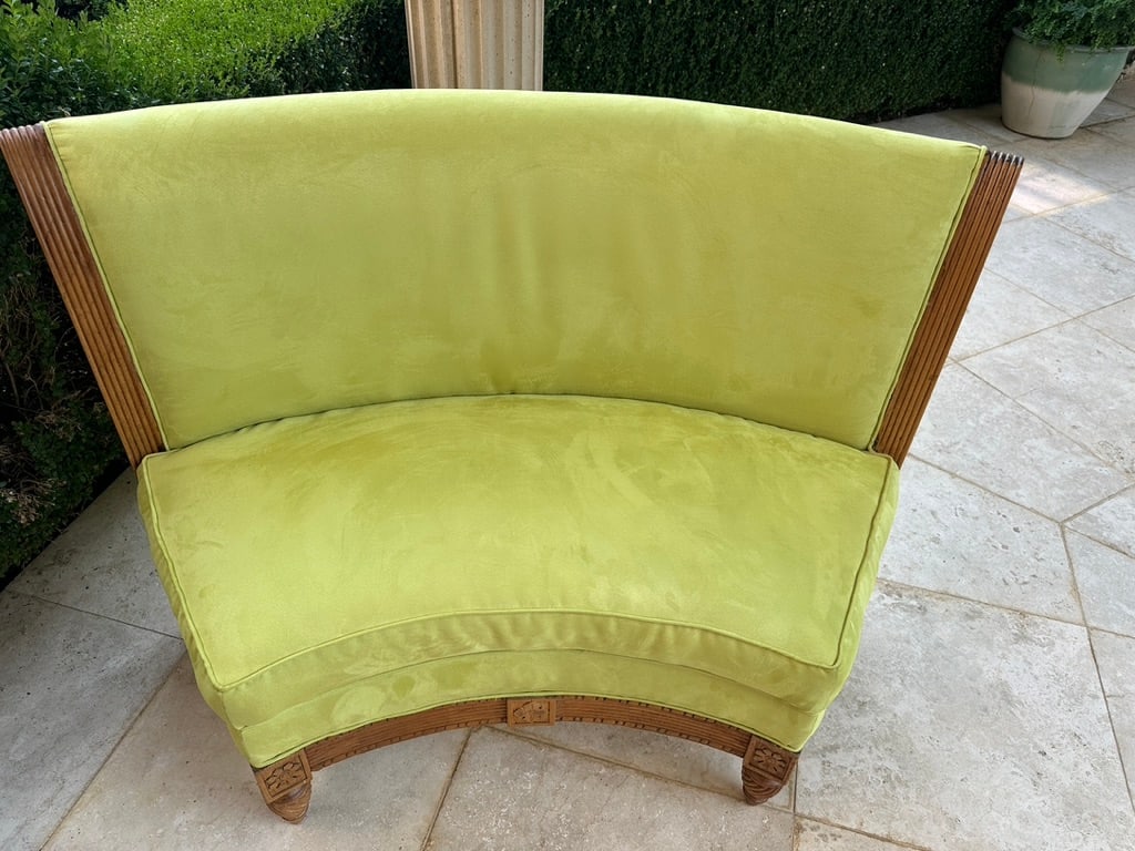 1990s Pair of Modern Style Curved Settees - 10
