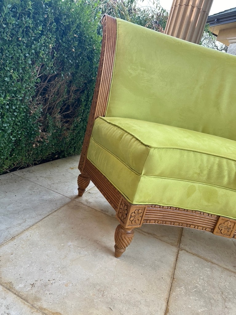 1990s Pair of Modern Style Curved Settees - 5