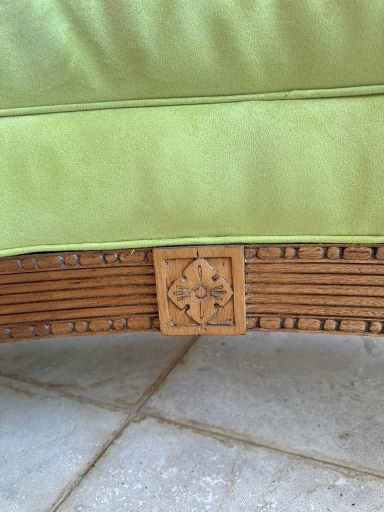 1990s Pair of Modern Style Curved Settees - 8