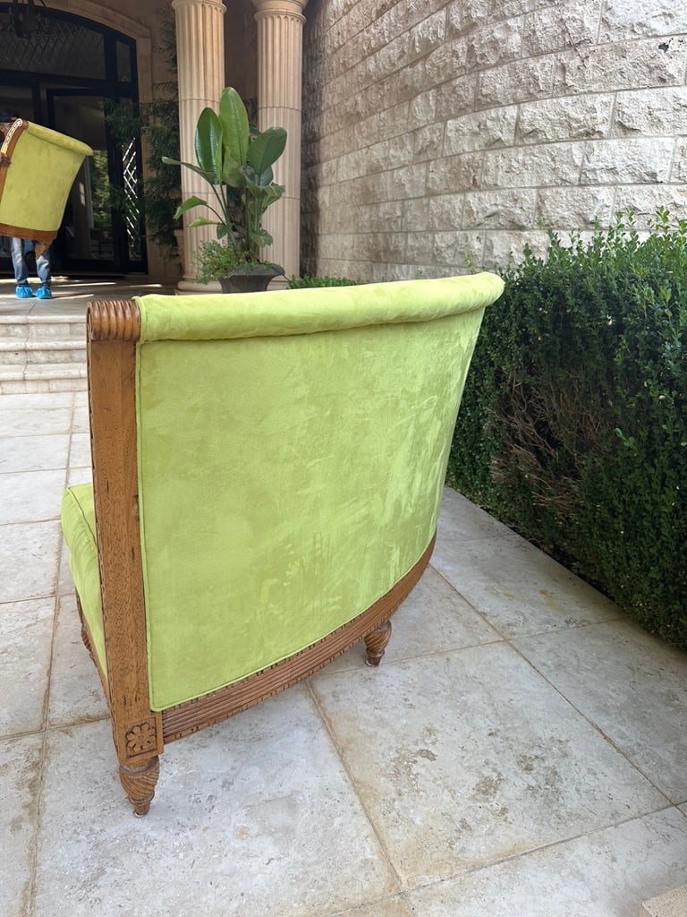 1990s Pair of Modern Style Curved Settees - 9