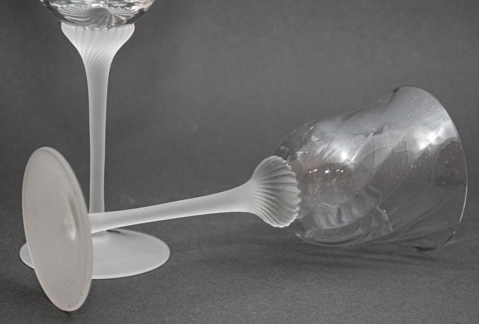 Fine Crystal Stemware Frosted Swirl Wine Goblets Set of 4 - 7