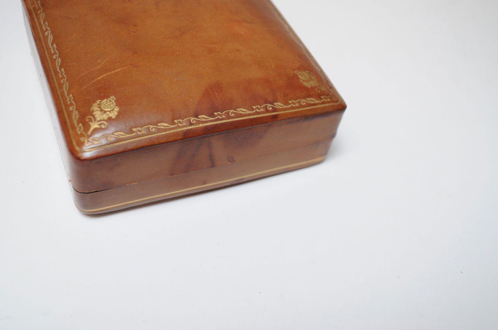 Collection of Four Vintage Florentine Scuola Del Cuoio Embossed Leather Boxes - 11