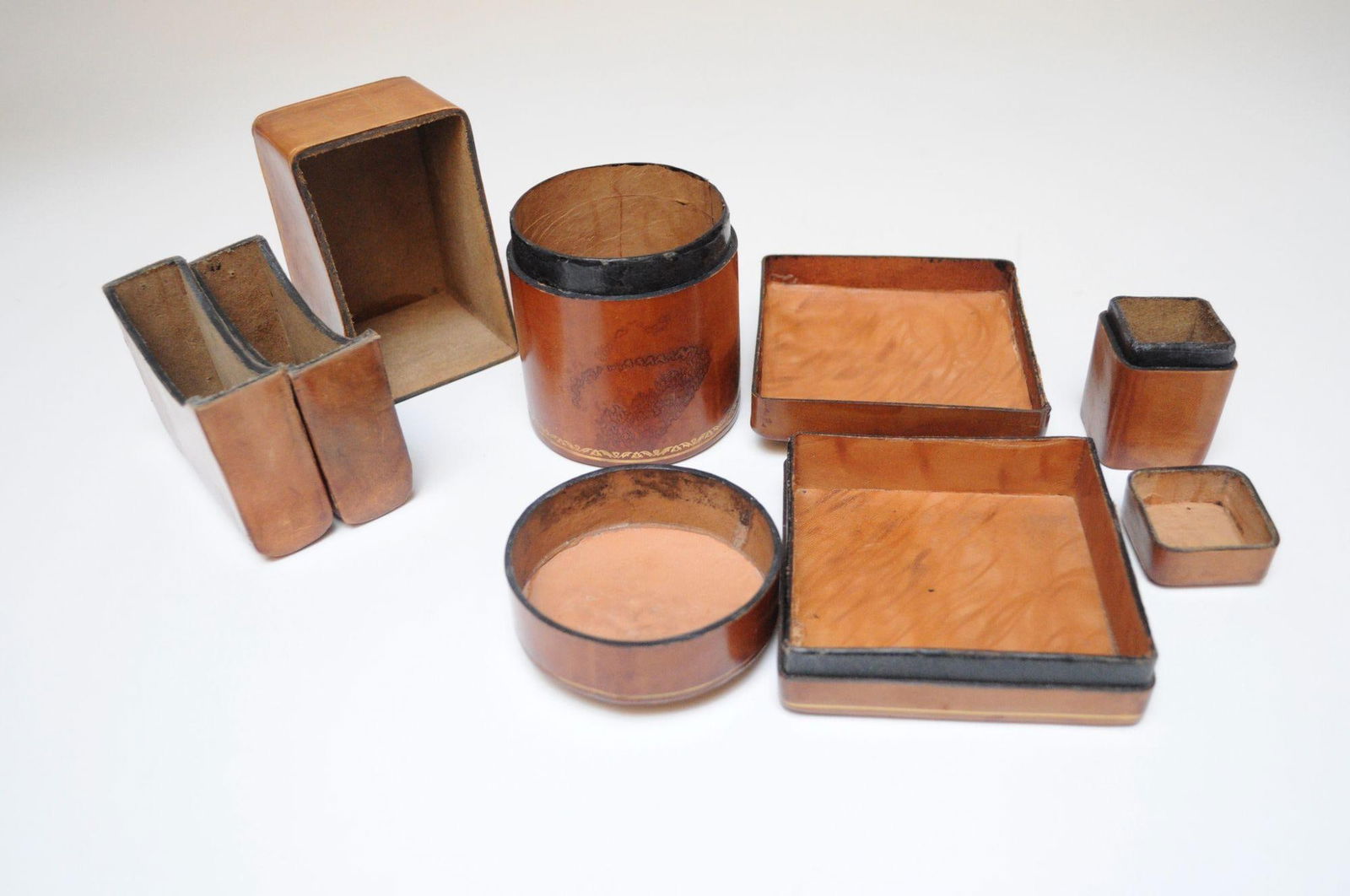 Collection of Four Vintage Florentine Scuola Del Cuoio Embossed Leather Boxes - 3