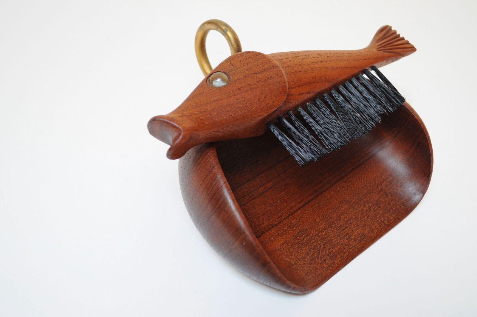 Vintage Italian "Fish" Crumb Brush and Pan in Teak and Brass - 2