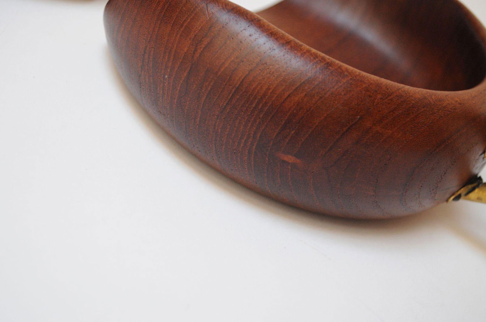 Vintage Italian "Fish" Crumb Brush and Pan in Teak and Brass - 8