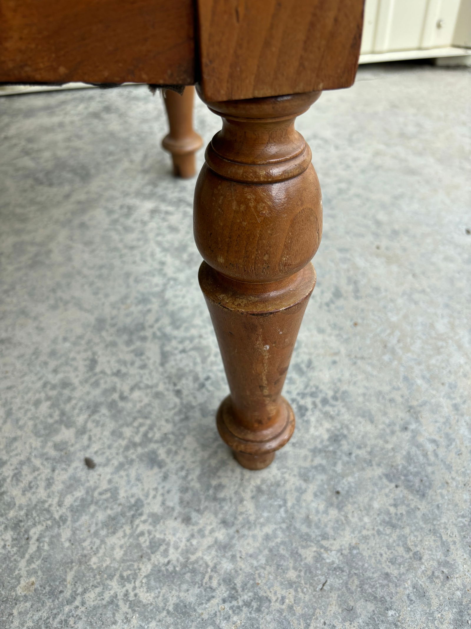 1920s Antique Victorian Eastlake Carved Mahogany Chair With Salmon Pink Velvet - 5