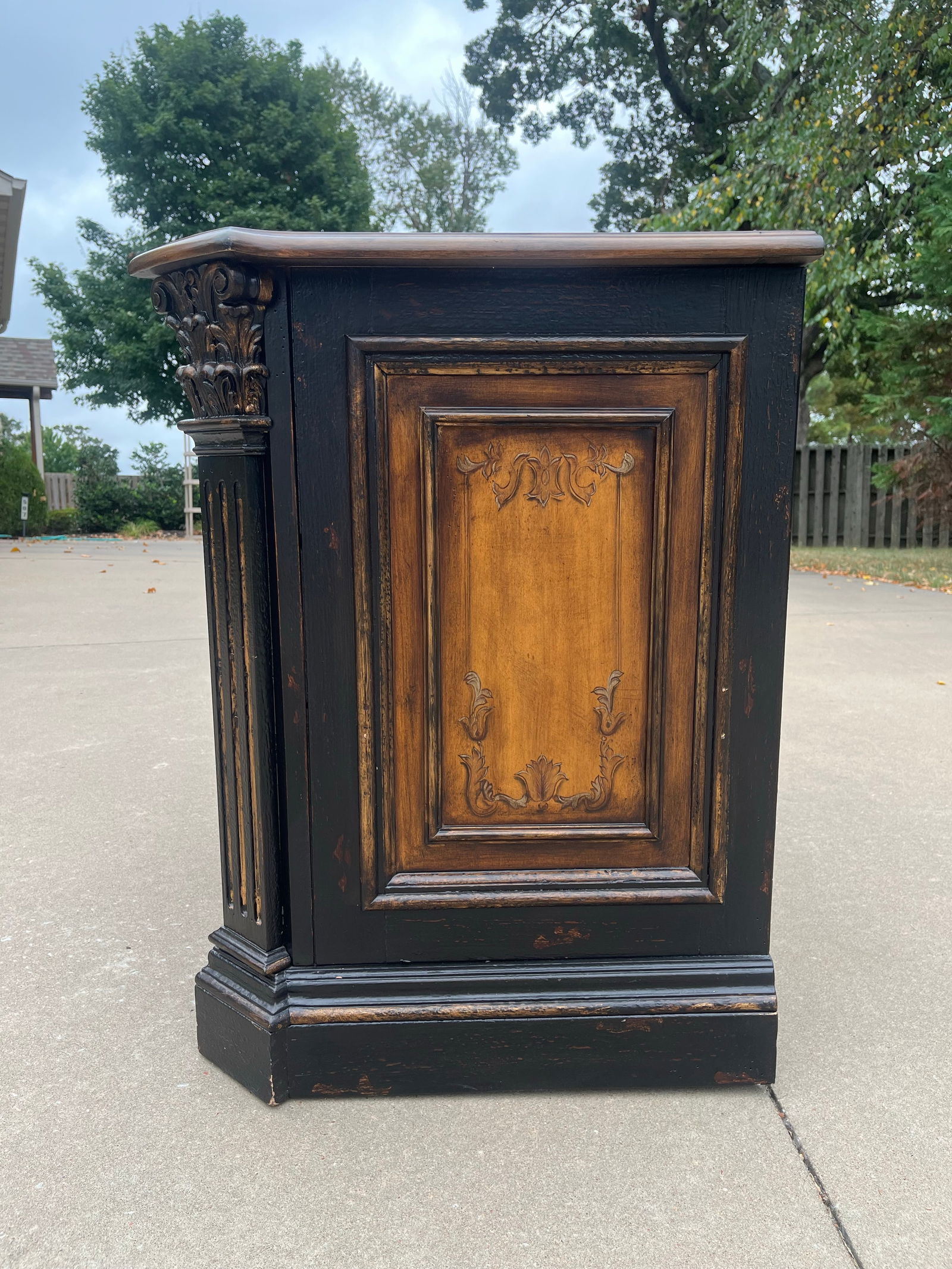 Hooker Furniture North Hampton Collection Ebonized Maple Lateral Filing Cabinet - 5