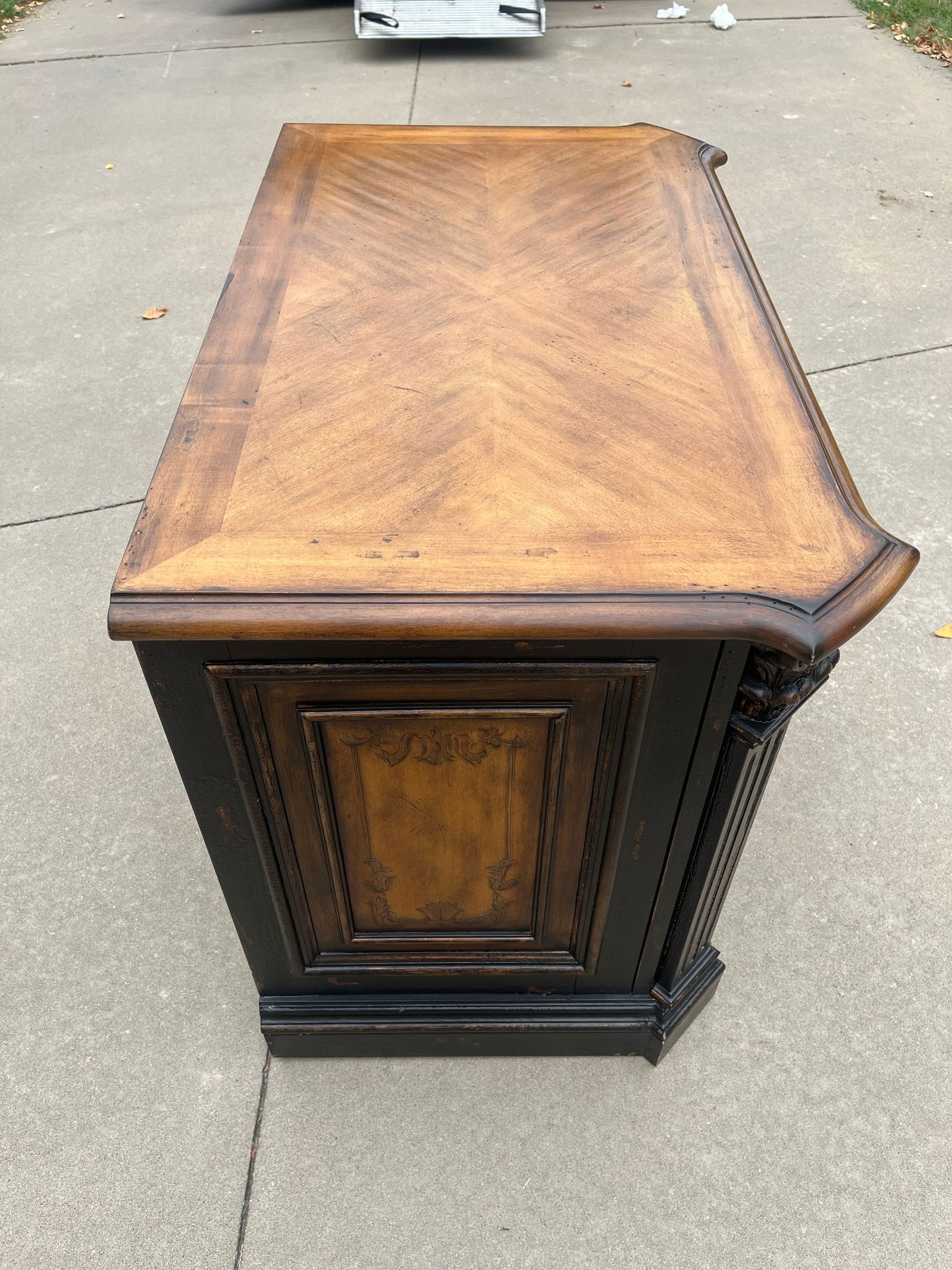 Hooker Furniture North Hampton Collection Ebonized Maple Lateral Filing Cabinet - 6