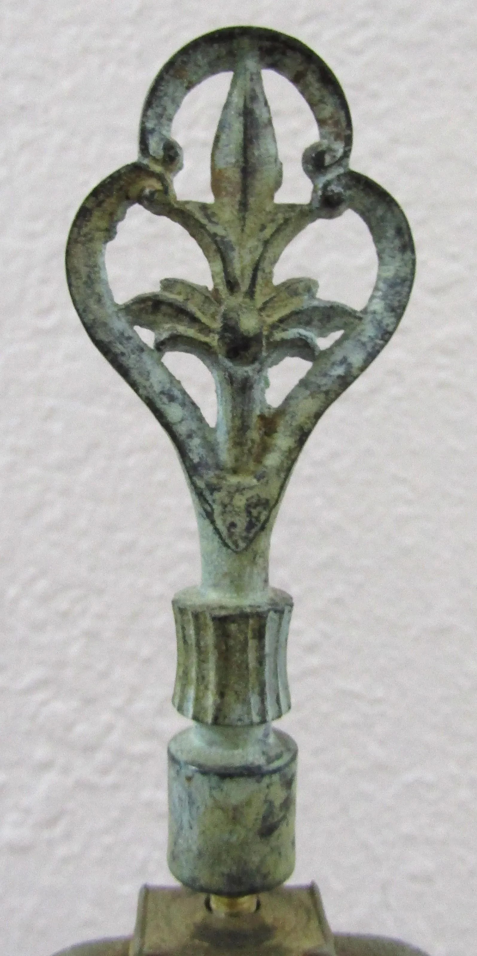 Vintage Bronze Acorn on Pedestal Table Lamp With Lampshade - 7