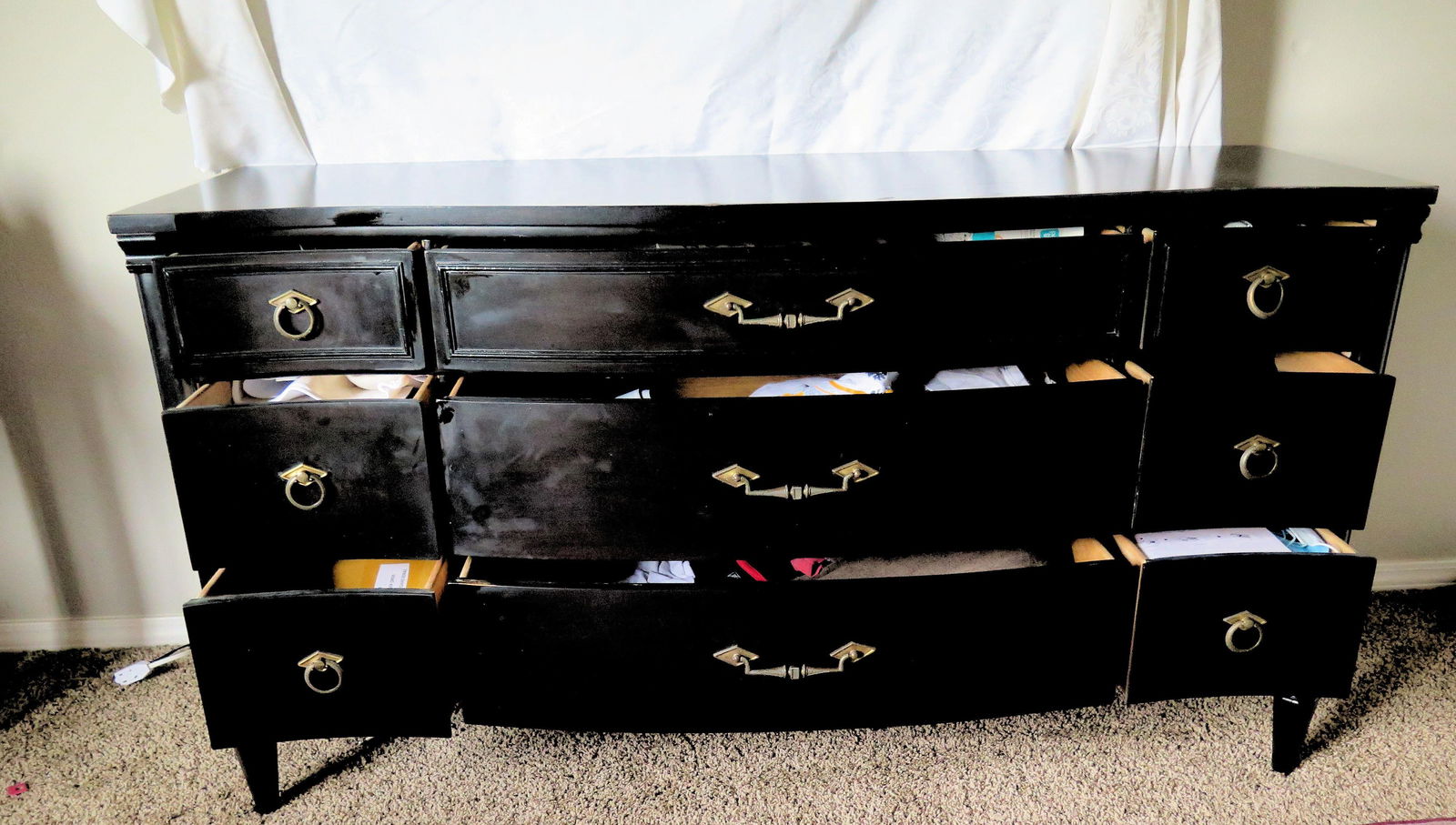 1950s Mahogany Bassett Furniture Industries Chest of Drawers With 9 Drawers and Original Architectur - 7