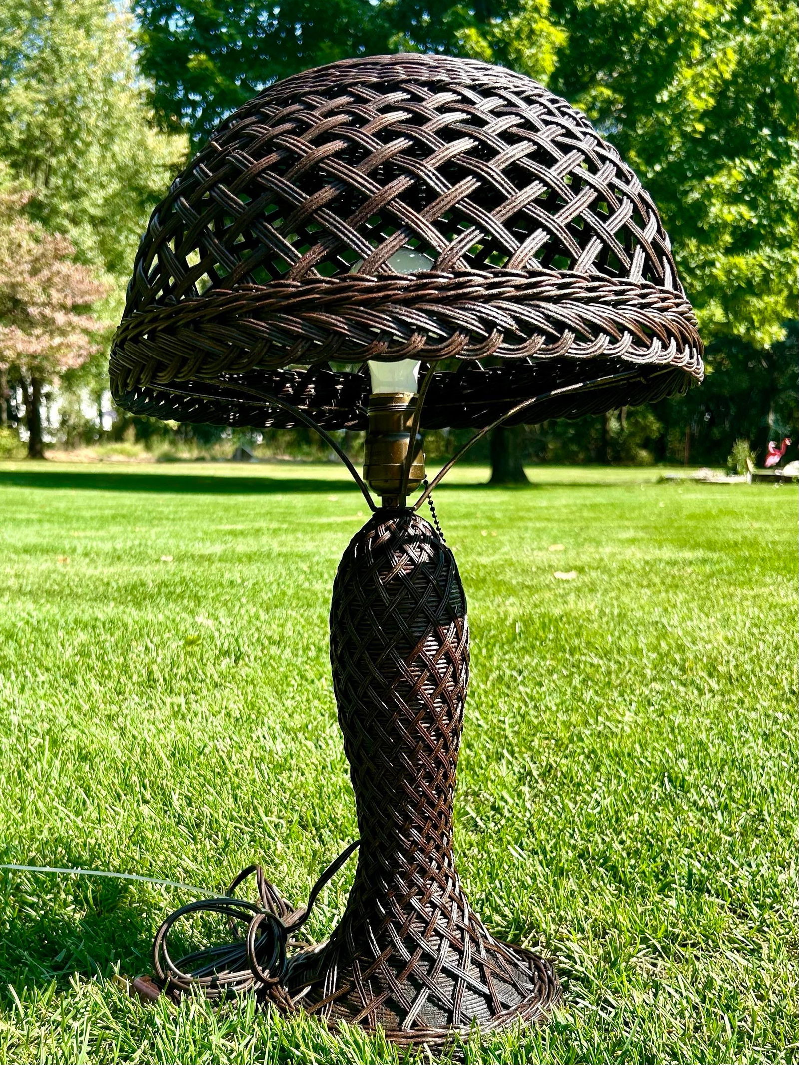 Heywood Wakefield Style Wicker/Rattan Woven, Mushroom-Shaped Table Lamp, Circa 1920-30's - 3