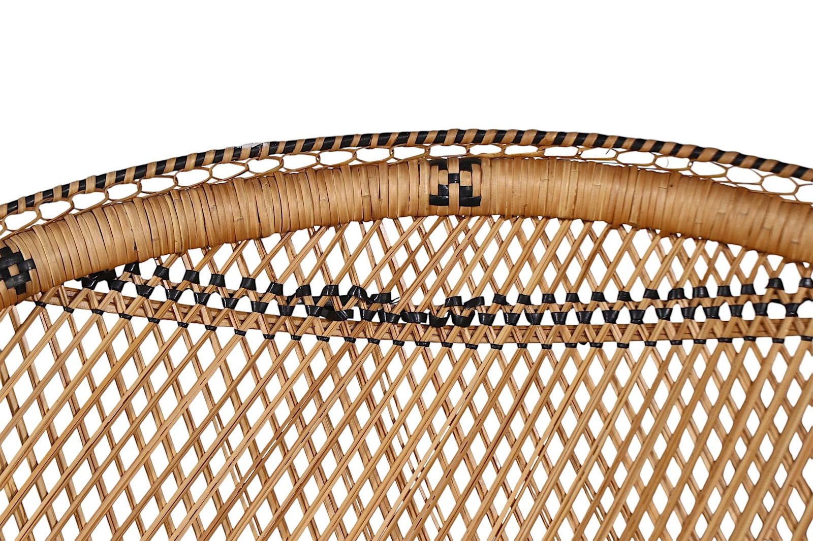 Vintage Wicker Emanuelle Peacock Chair - 6