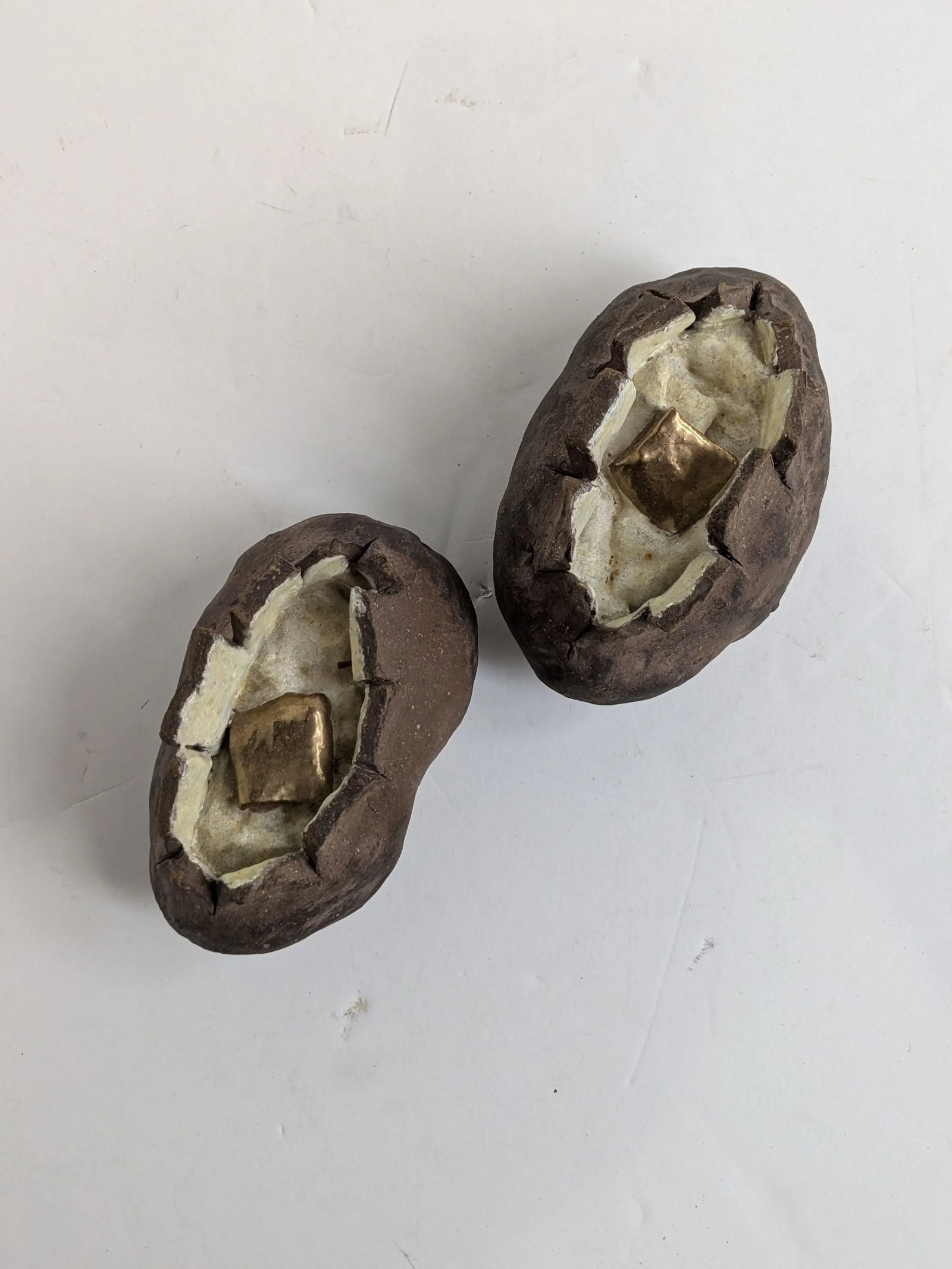 Pair of Artist Signed Ceramic Baked Potatoes, Mid 20th Century - 7