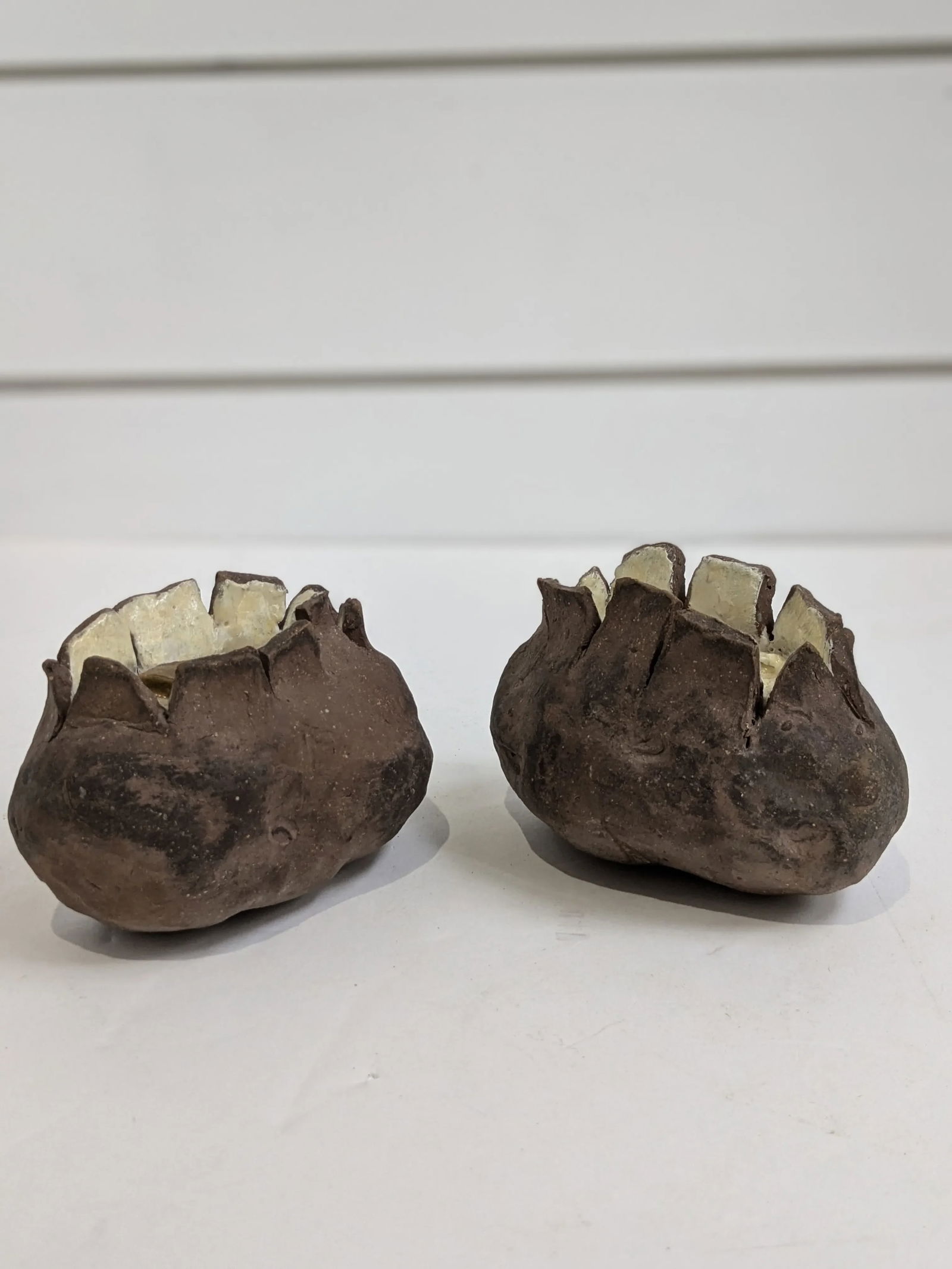 Pair of Artist Signed Ceramic Baked Potatoes, Mid 20th Century - 8