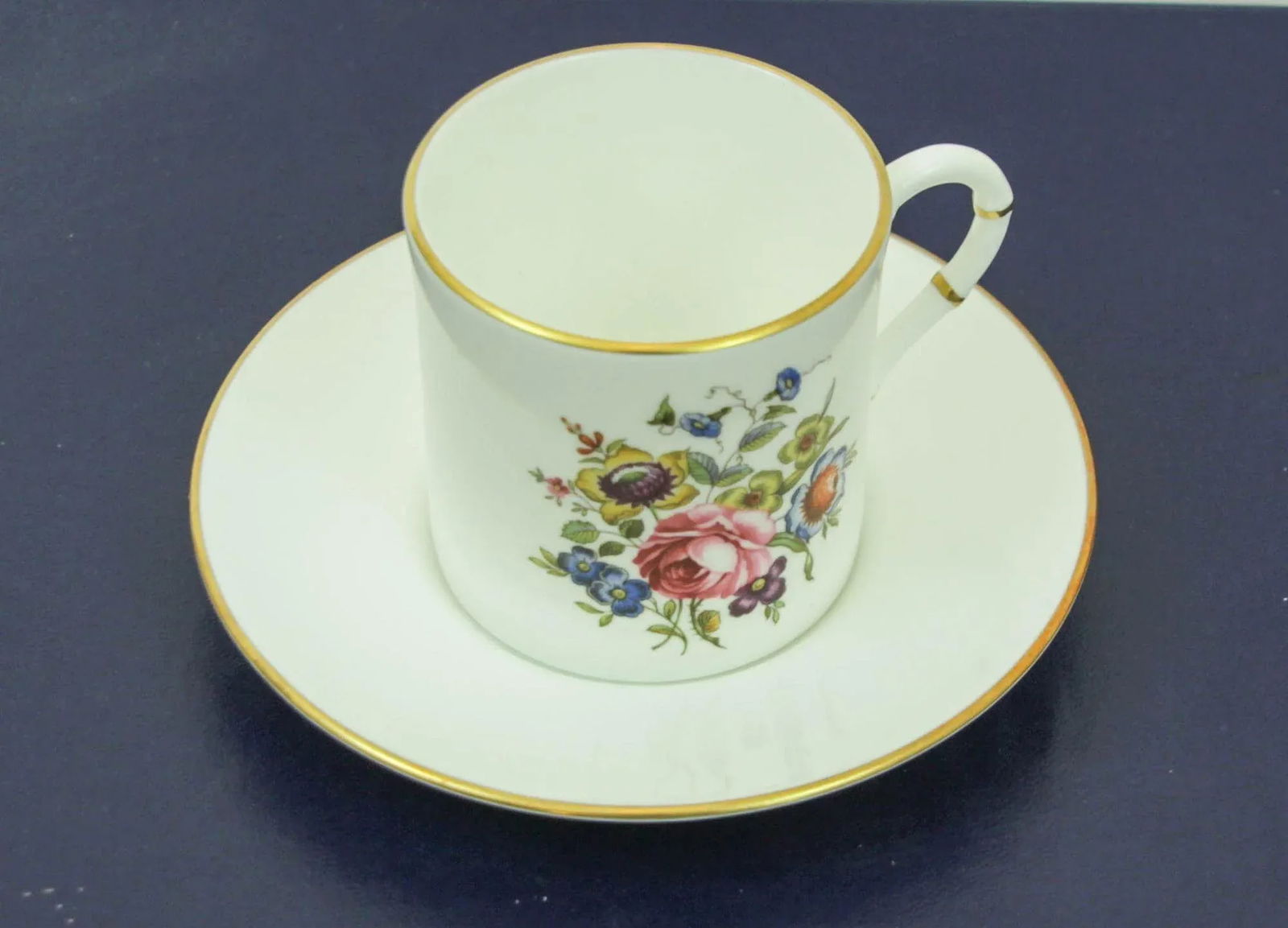 Royal Worcester England Set of Six Demitasse Cups and Saucers in Original Box - 4