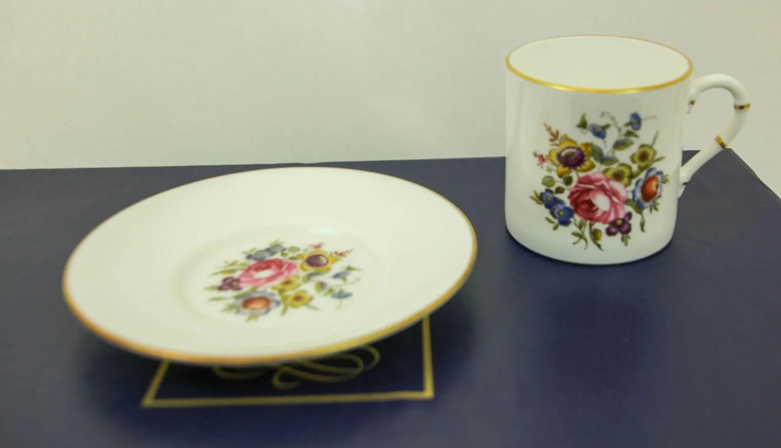 Royal Worcester England Set of Six Demitasse Cups and Saucers in Original Box - 7