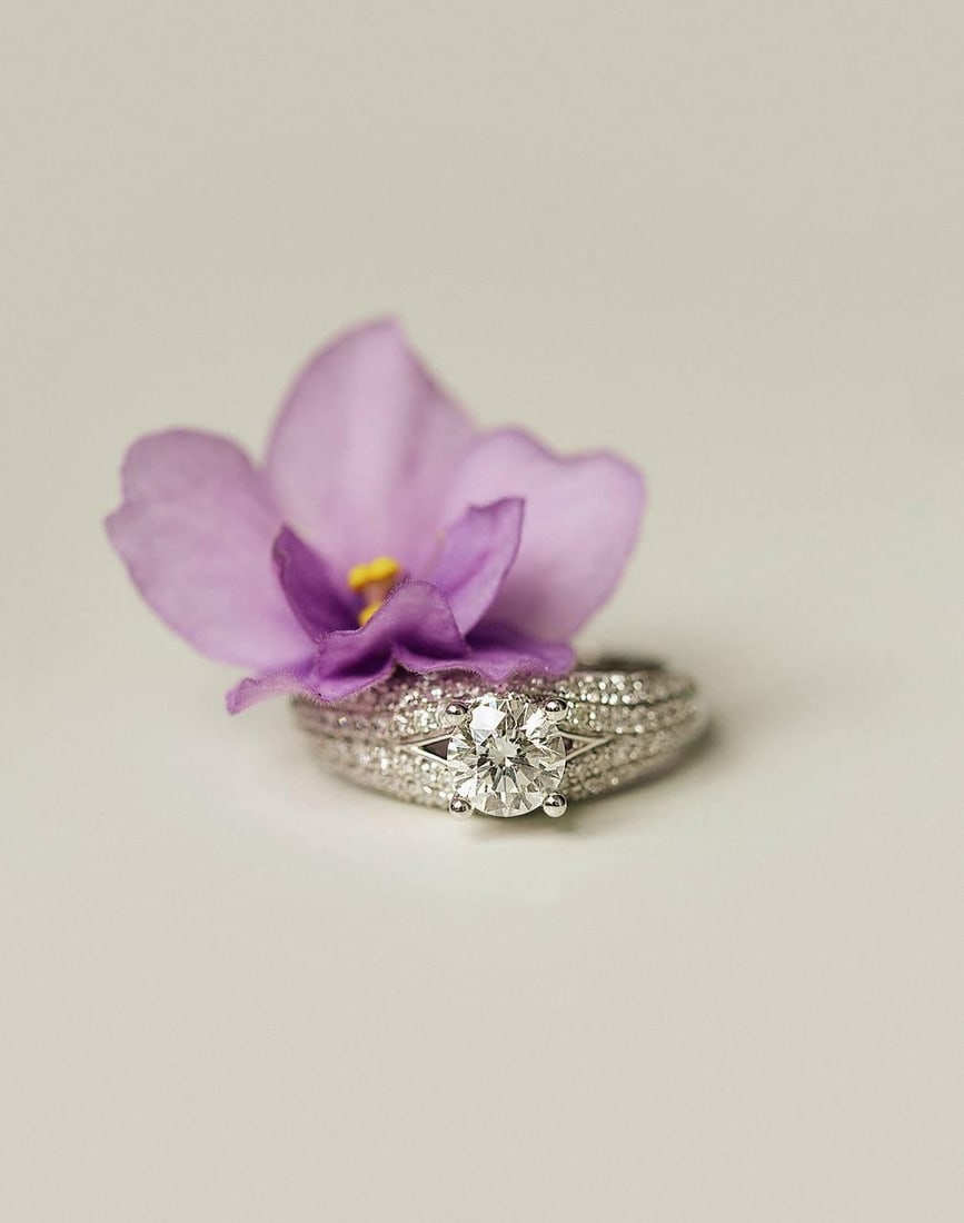 Classic Diamond 18K White Gold Exclusive Ring for Her - 18