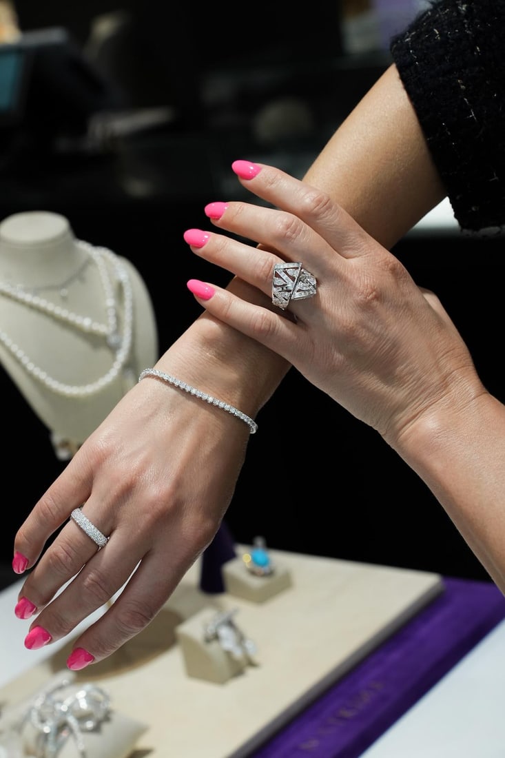 Every Day Band Diamond 18K White Gold Exclusive Ring - 10