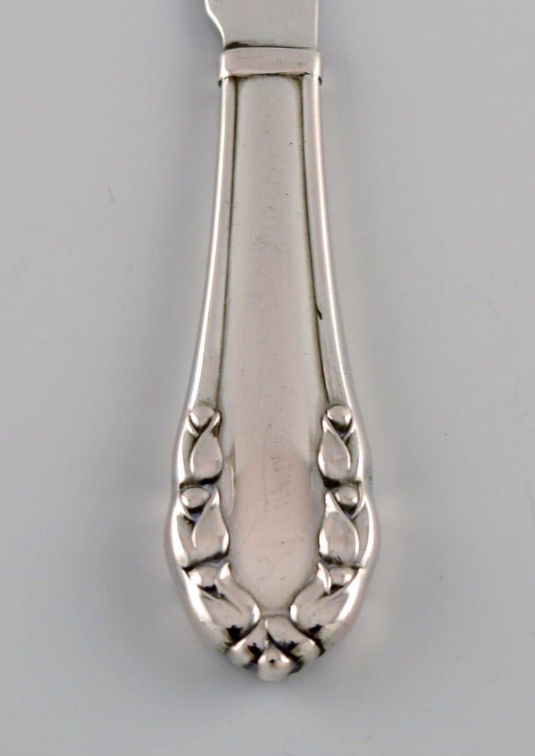 Early Georg Jensen Lily of the valley fruit / butter knife in solid silver (830). Dated 1915-1930. - 2