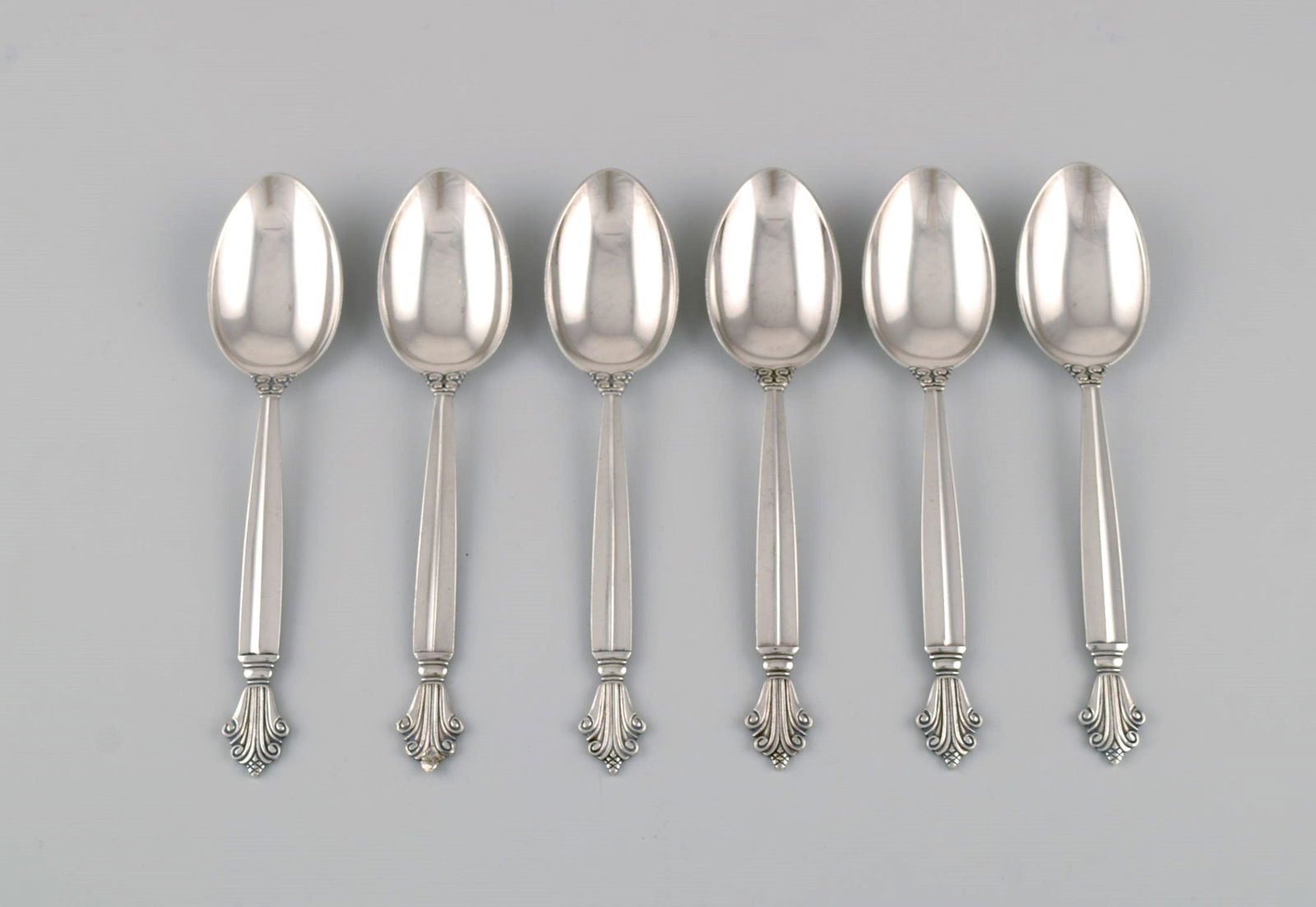 Six Georg Jensen Acanthus spoons in sterling silver. (1 of 4)