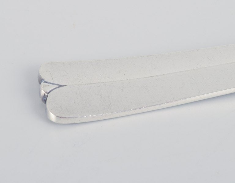 Hans Hansen silverware, Arvesølv no. 7. Two art deco lunch forks in Danish 830 silver. - 4