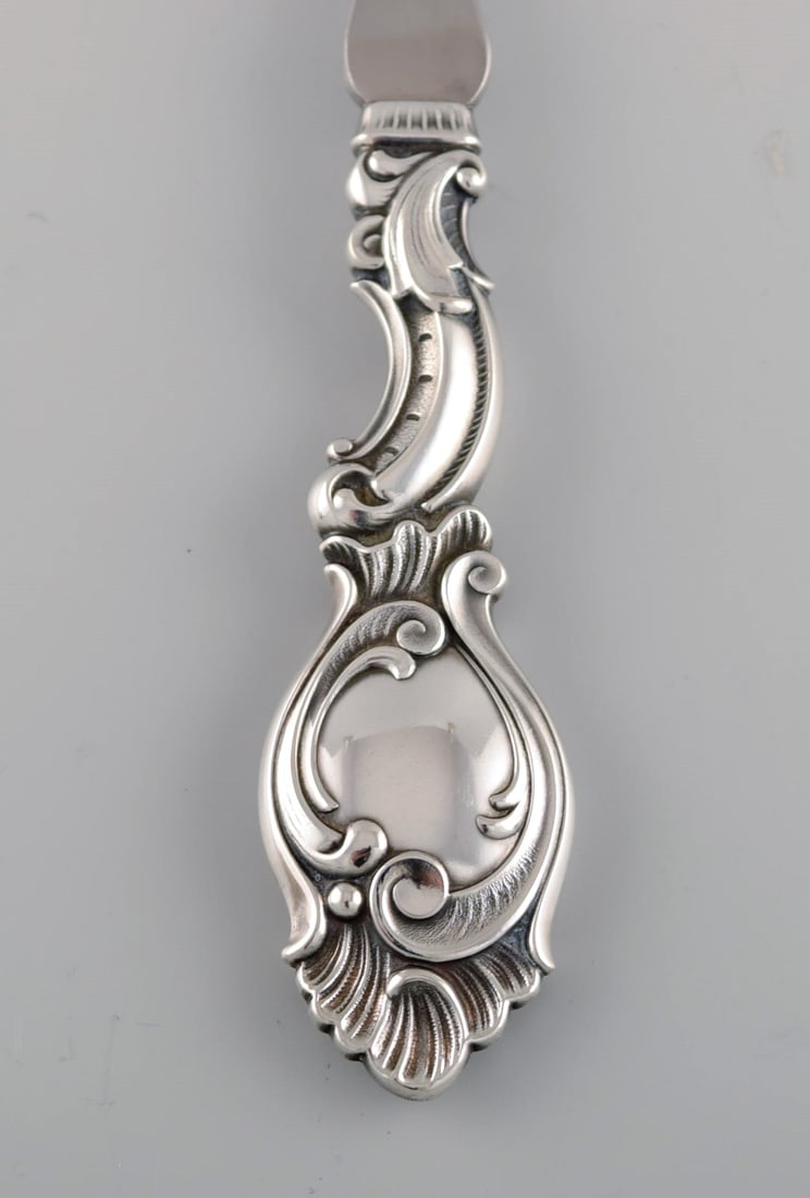 Danish silversmith. Three serving parts in silver (830). Rococo style, 1940s. - 4