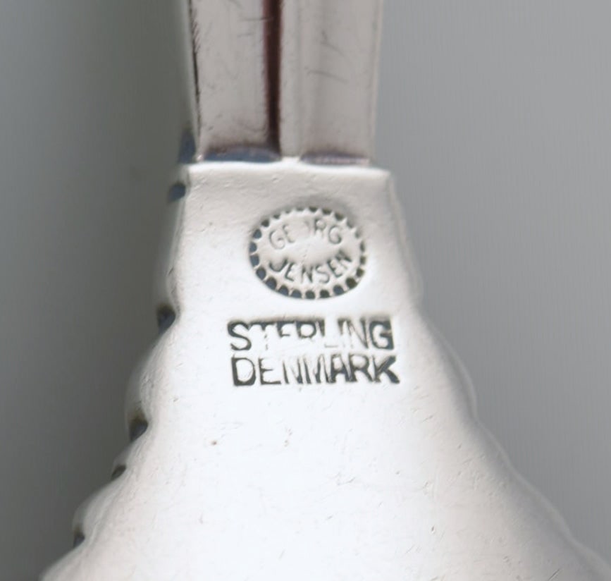 Large Georg Jensen Acanthus serving spoon in sterling silver. - 4