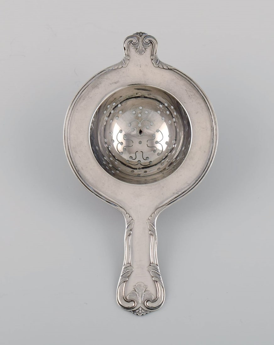 Cohr tea strainer in silver (830). Mid-20th century. (1 of 5)