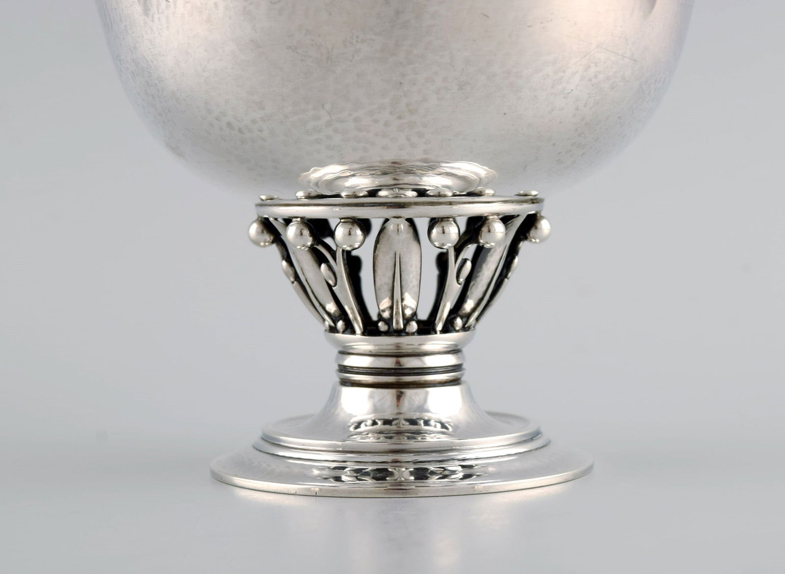 Georg Jensen "Louvre" bowl / compote in sterling silver. Art nouveau style with nature's organic - 5