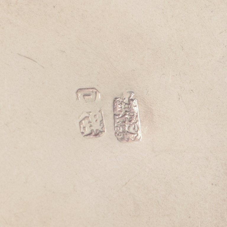 Chinese silversmith. Lidded jar richly decorated in relief with flowers and ornaments. - 6