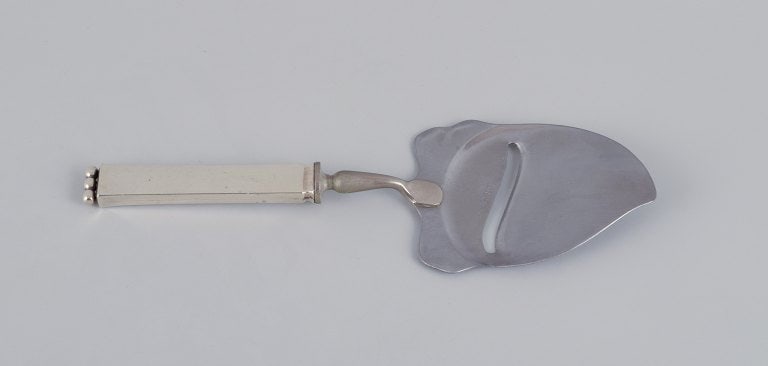 Evald Nielsen, Denmark, Art Deco cheese slicer in silver and stainless steel. (1 of 7)