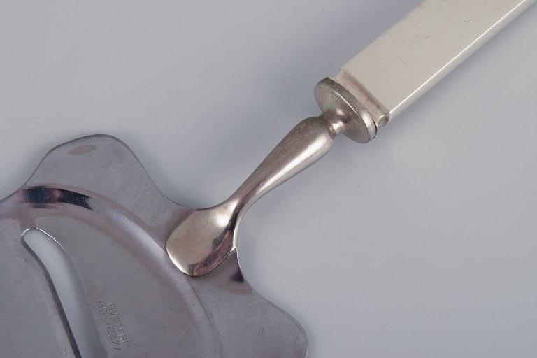 Evald Nielsen, Denmark, Art Deco cheese slicer in silver and stainless steel. - 7