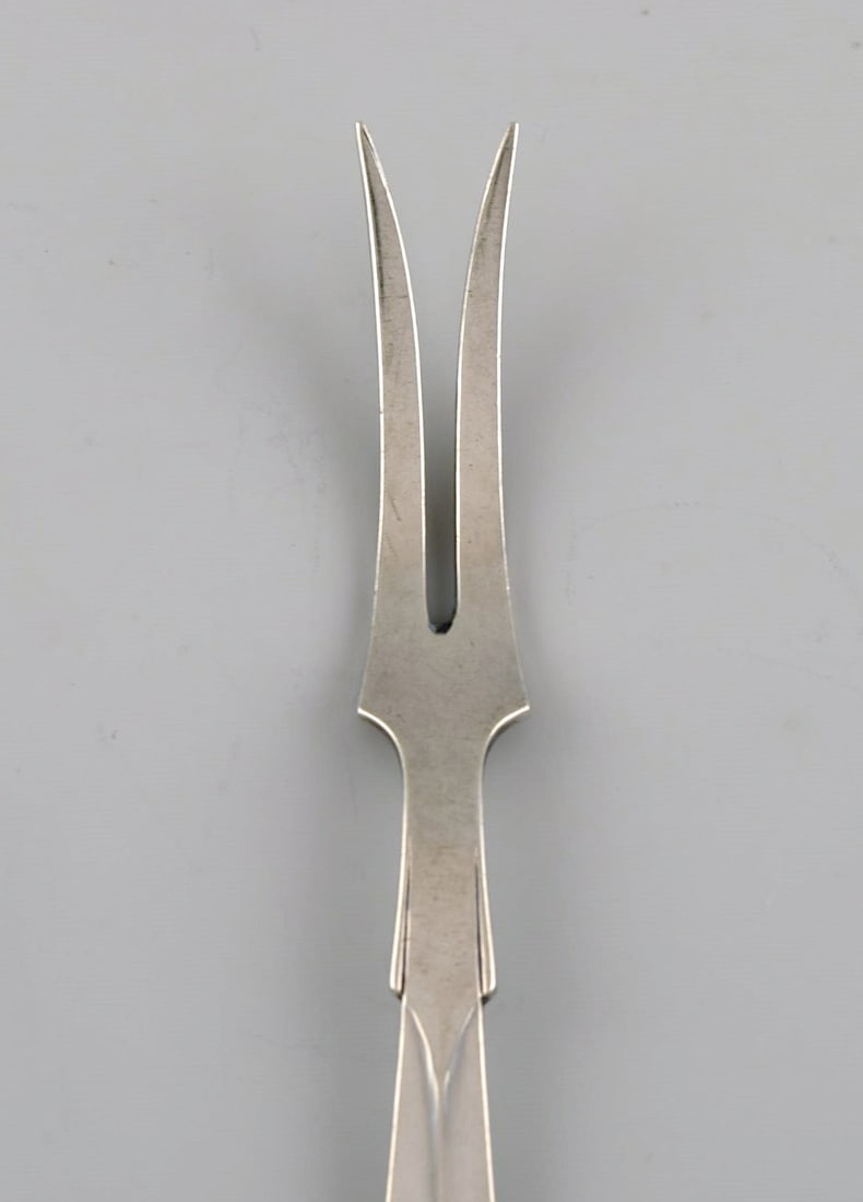 Hans Hansen silverware no. 7. Two art deco cold meat forks in silver (830). Dated 1936. - 3