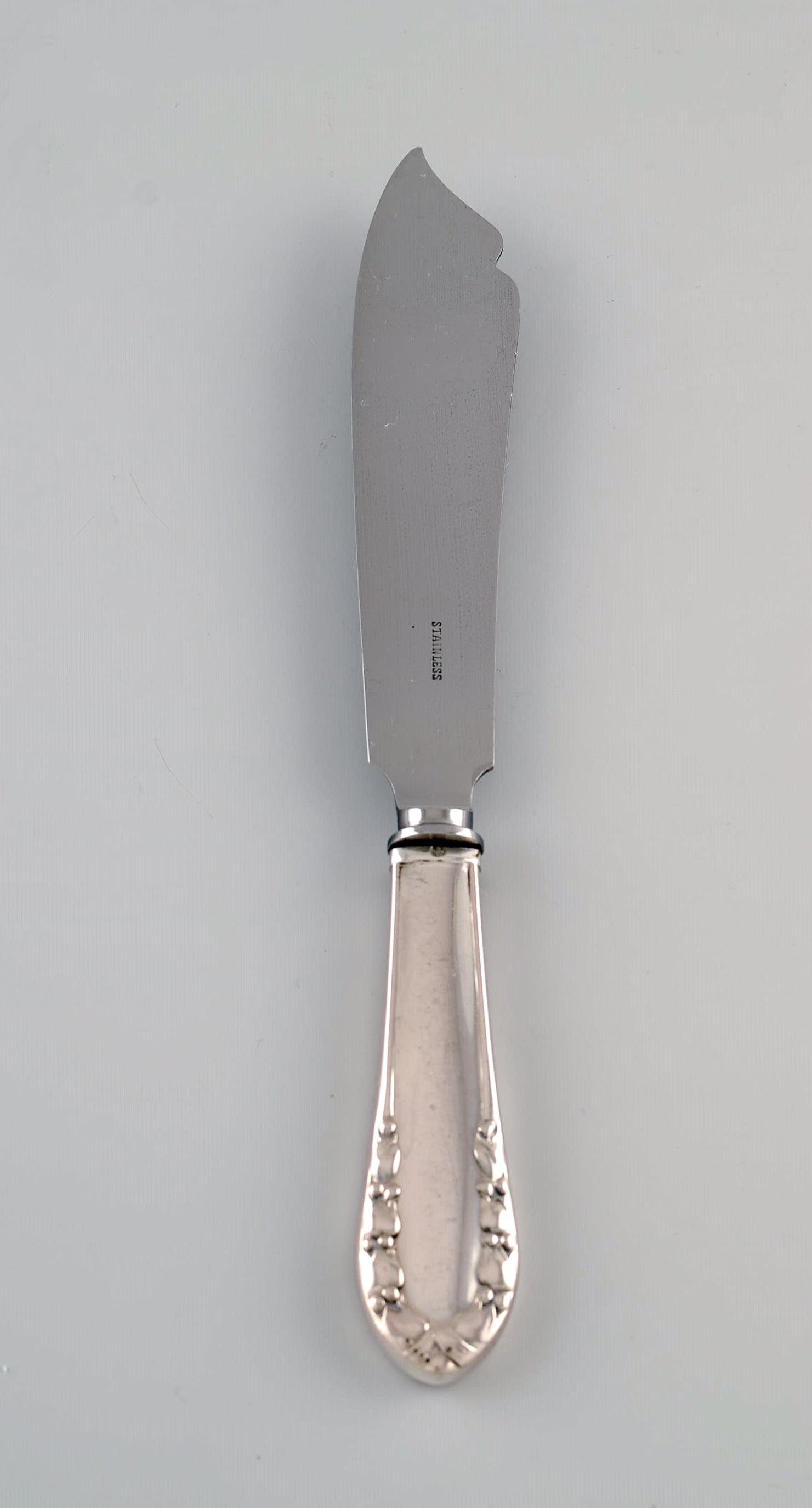 Early Georg Jensen Lily of the valley cake knife in silver (830) and stainless steel. Dated (1 of 6)