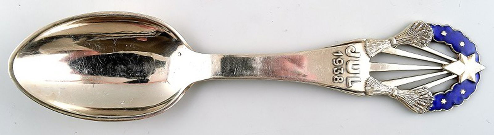 Christmas spoon from the year 1938 with a fine enamel decoration. (1 of 3)